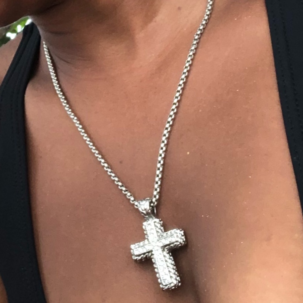 Cross Pendant Necklace - Picture 2 of 3